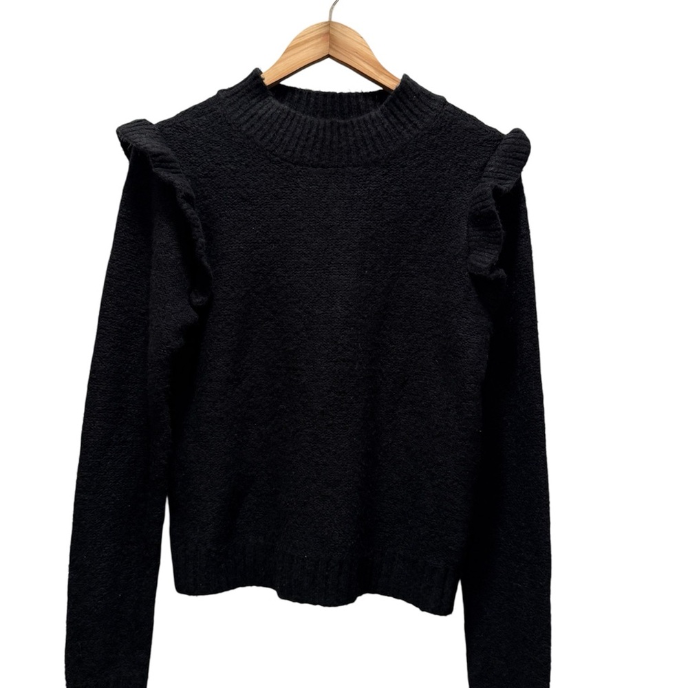 NWT Wild Fable black ruffle shoulder sweater. Size L